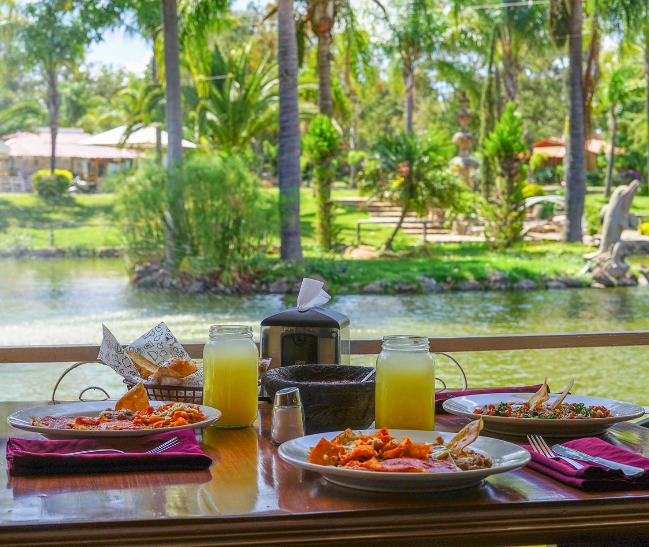 Desayuno junto al lago